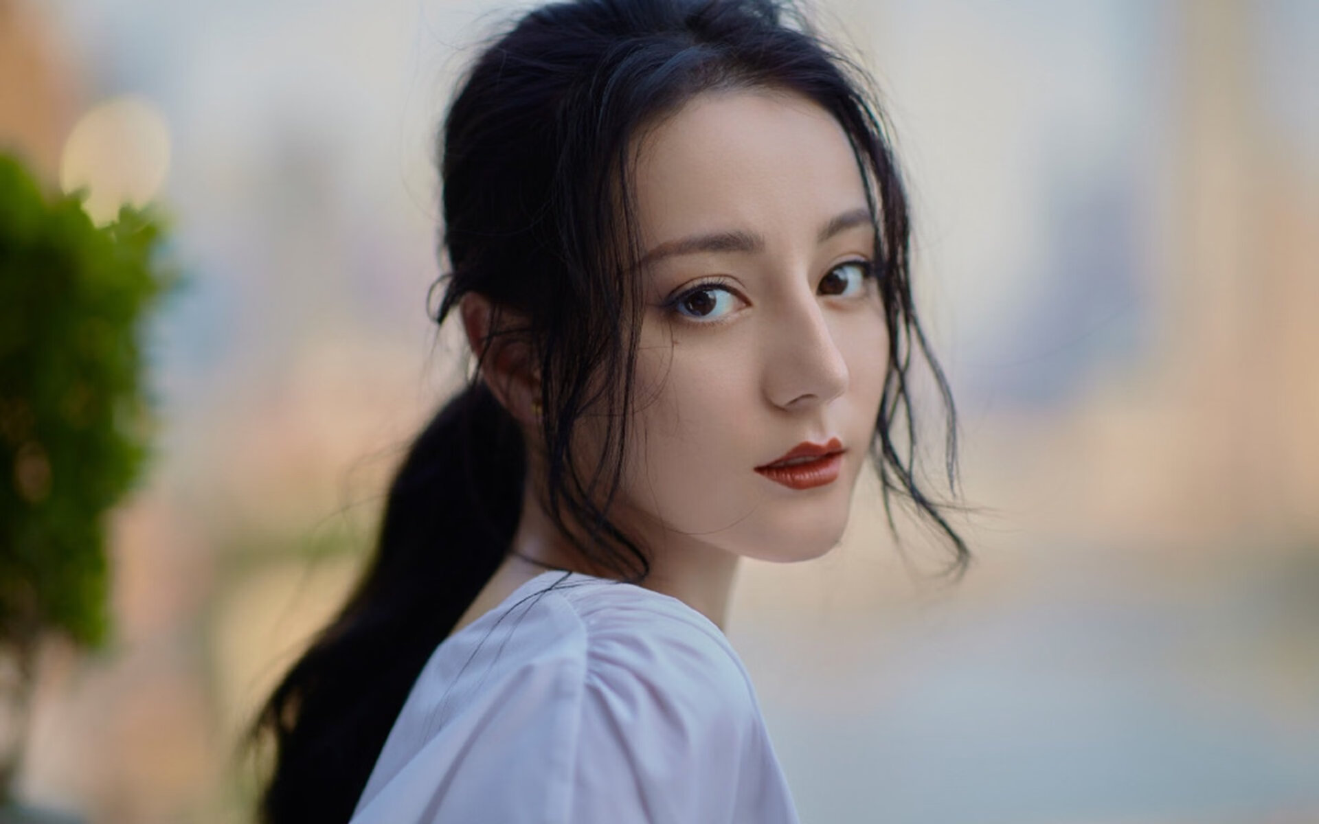 体育产业转型升级背景下人才培养机制研究，简述体育产业转移的形式与路径