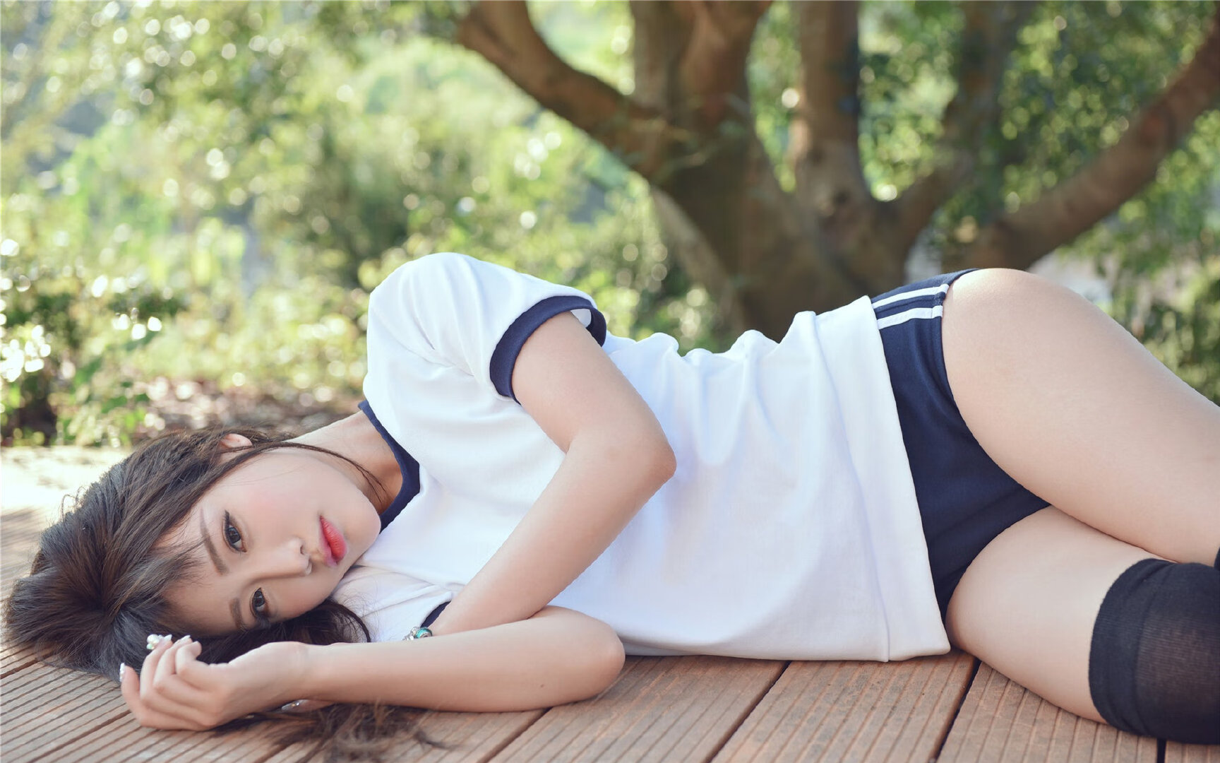 爱游戏下载-李恩：全黑队进攻的发起人，他的传球总能撕开对方防线，李恩实比赛视频