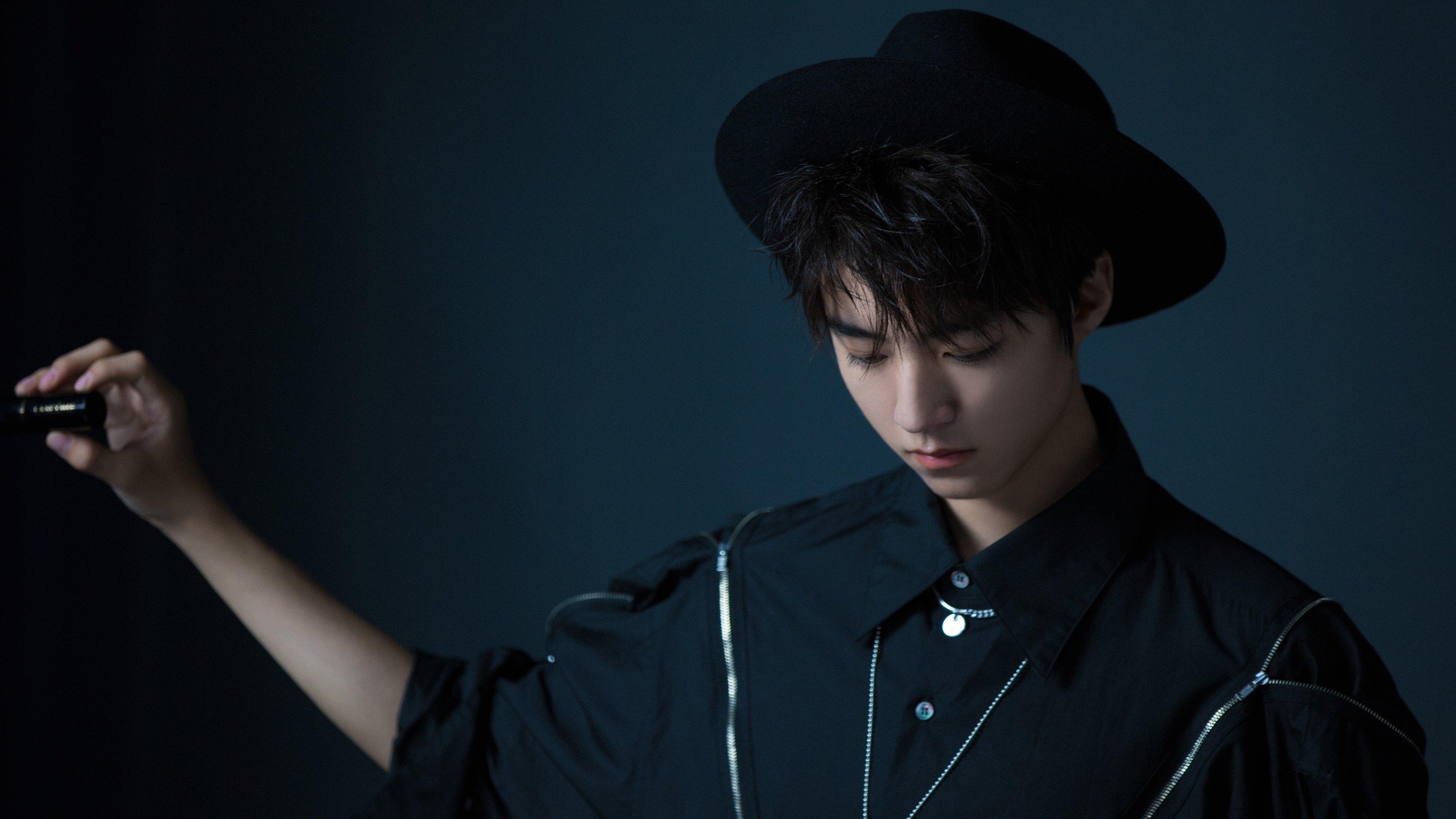 李恩：全黑队进攻的发起人，他的传球总能撕开对方防线，李恩实比赛视频