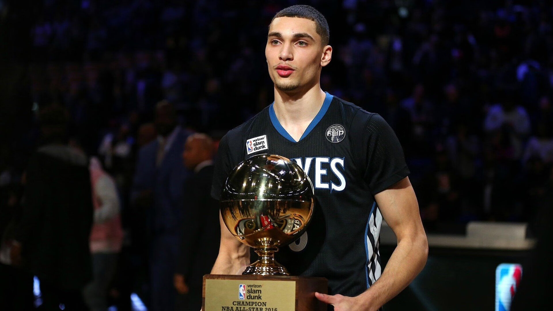 _极光冰雪漂移：在梦幻光影中极速驰骋_，极光下的滑雪