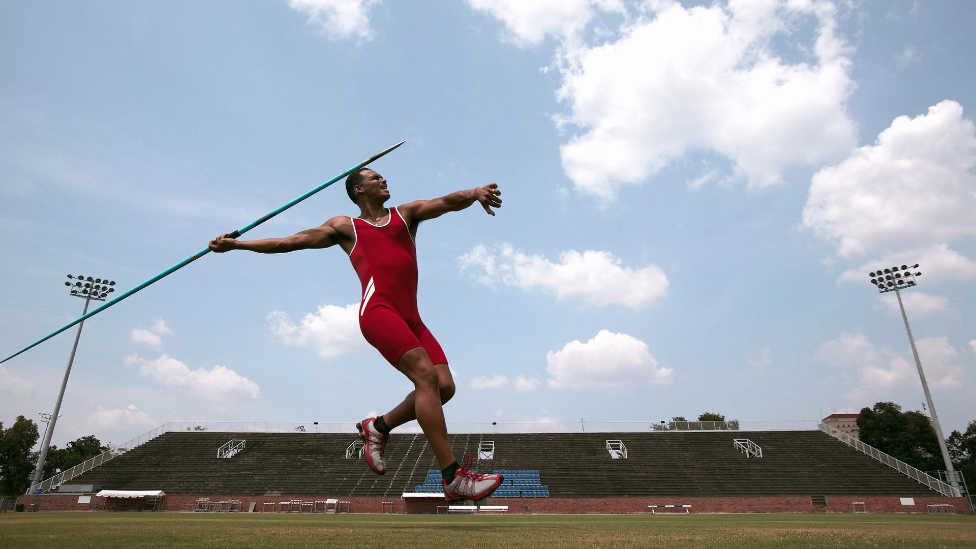 “足球+科技”融合创新成果引领行业新风尚，行业快速提档升级，足球创新设计